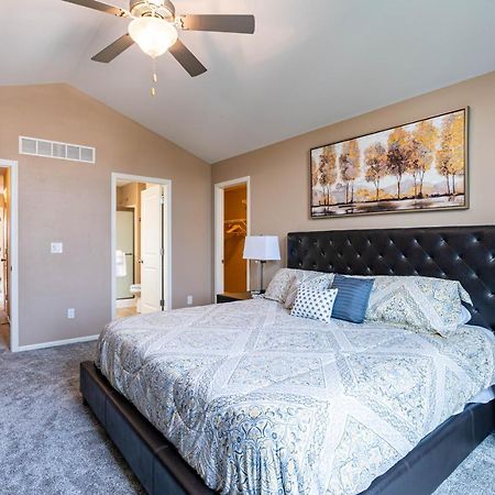 3 Bedroom W/ King Suite - Home Away From Home! North Liberty エクステリア 写真